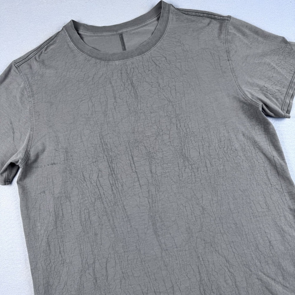 Lululemon Fundamental Short Sleeve T-Shirt Men L Brown Performance AOP Stretch